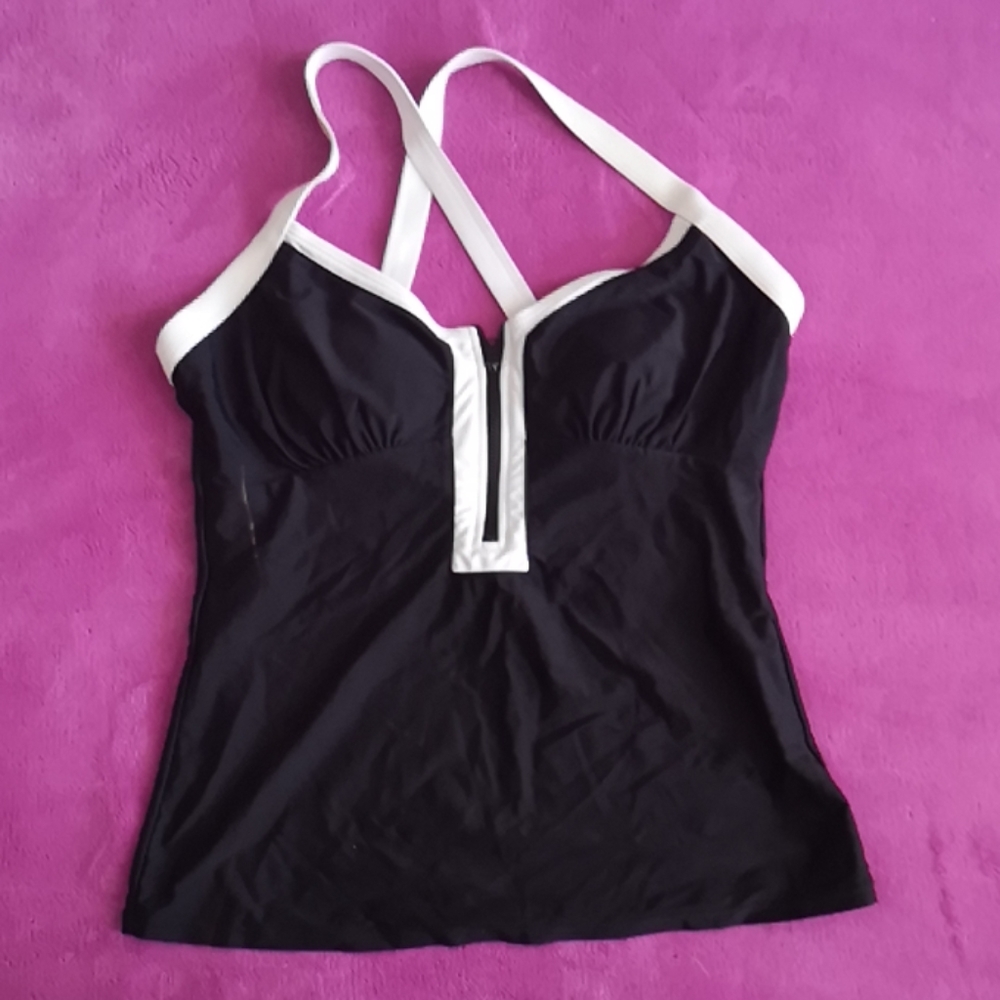 Crossed back tankini top
